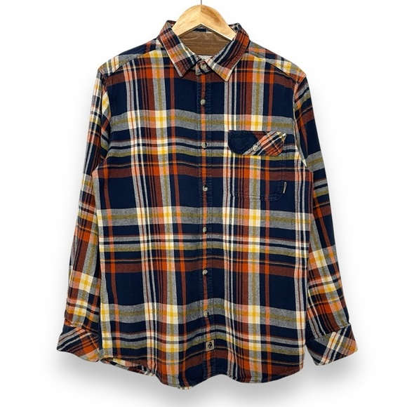 Legendary Whitetails Other - Legendary Whitetails Buck Camp Long Sleeve Flannel Men’s Md Homestead Plaid